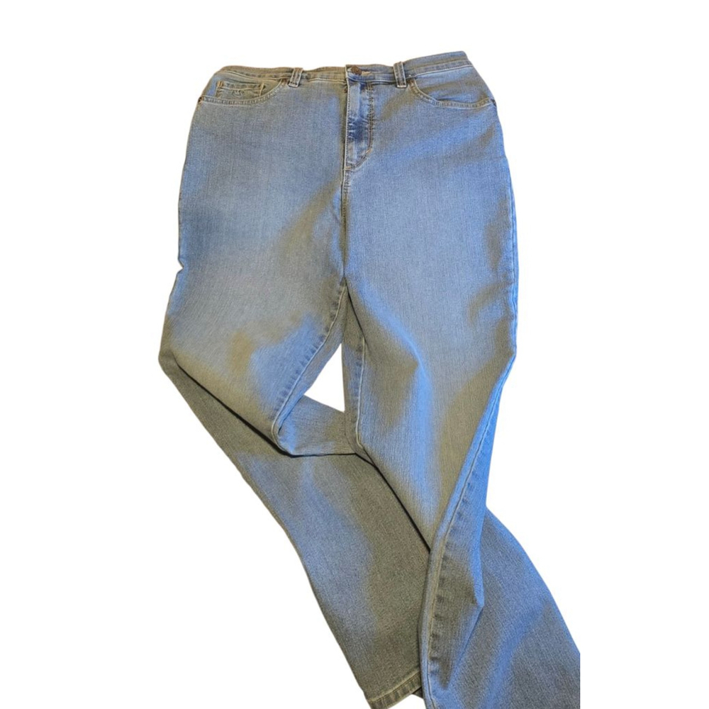 NWOT Women's Gloria Vanderbilt Light Blue‎ Straight Leg Jeans Size 12